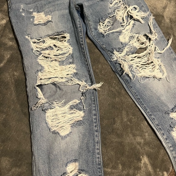 Distressed Jeans - Picture 5 of 5